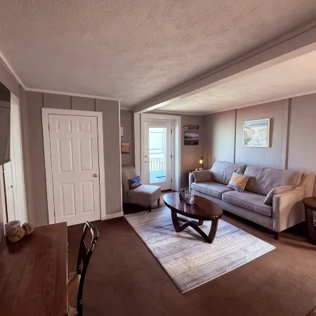Coastal Living in the heart of St. Ignace.