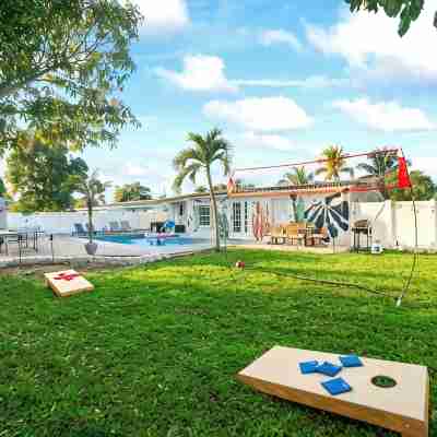 Sunny-Haven 3 Bedroom PoolVilla With GameRoom near the Beach & Shopping Centers Hotel Exterior