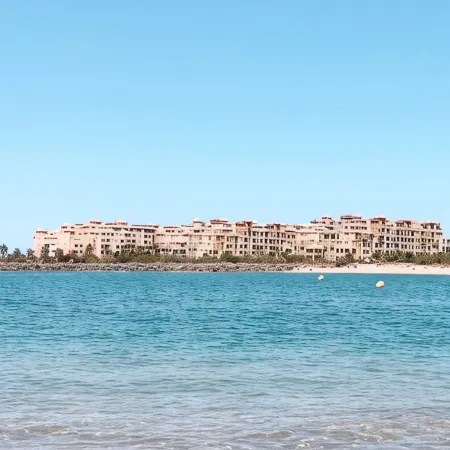 FIRST LINE BEACH LUXURY APARTMENT. SEA VIEWS