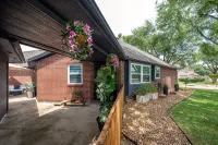 Spacious 4 bed room House Charming Pearland Retreat • Family Friendly - 3-Star
