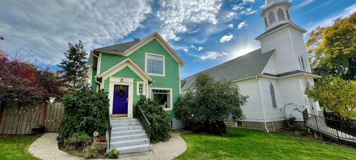 Downtown Historic Home.  One block to downtown, cozy gathering place! Hotels in Latah County