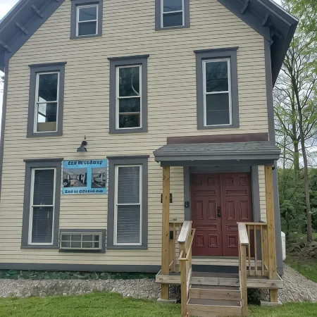 Charming building with 1 bedroom and AC, WiFi in serene Whitehall
