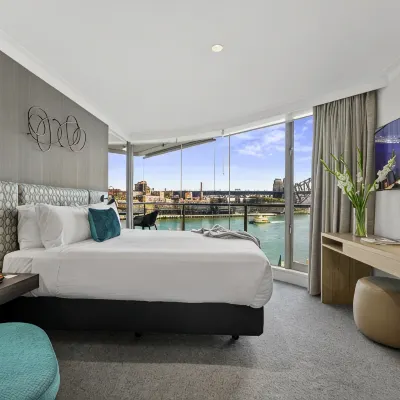 Pullman Quay Grand Sydney Harbour Отели рядом с достопримечательностью «Мост Харбор-Бридж»