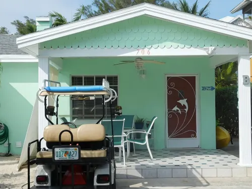 Castaway Cottage + Beach + Heated Private Pool & Spa + Golf Cart Included! - Beach