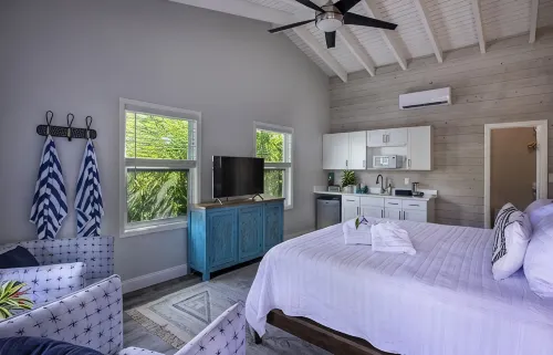 The Hideaway Hull Bay - 4-Star