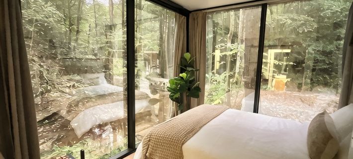 “Glass House3 - Modern Mirror Home w/ Hot-tub ウルフのホテル