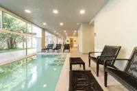 Hotel Laghetto Stilo Borges - ที่มีสระว่ายน้ำ