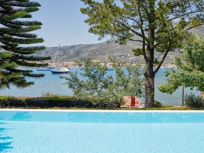 Superb waterfront villa with private pool, jetty, motorboat included and sauna