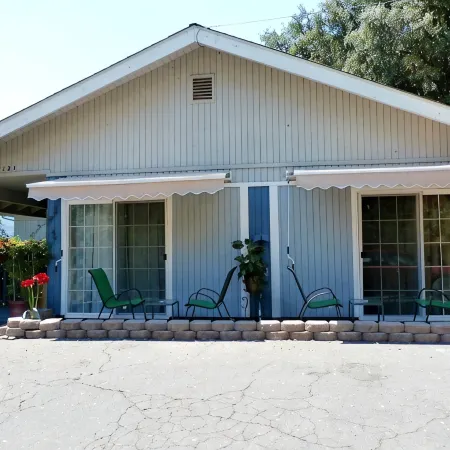 Family-Friendly, Pet-Friendly, 2 Minute Drive To Everything In Oakhurst