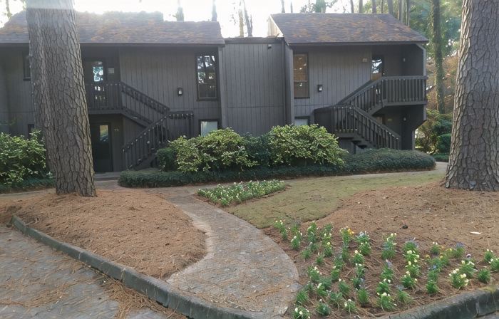 Upscale 1 BR condo on Pinehurst #3 5