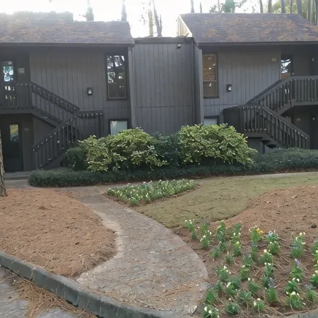 Upscale 1 BR condo on Pinehurst #3 5