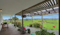 Bonnie View Farm Strawbale house with spectacular view - Wi-Fi