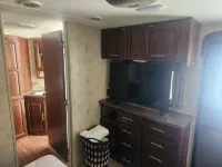 Camper sleeps 4 Located at Lake Cumberland State Park Entrance. Boat Ramp 3min - Wi-Fi