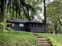 Lake Cabin on 500 acre all sports lake, Snug Harbor close to Vicksburg,Kalamazoo - Wifi