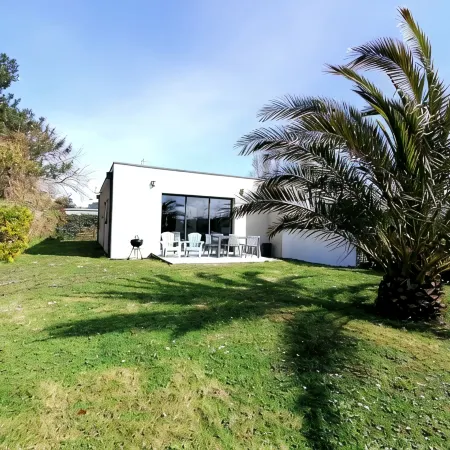 Sarzeau 100 m from the beach and coastal paths, beautiful house with all comforts