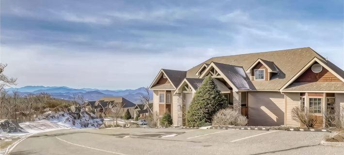 Blue Ridge Postcard View.  Long Range, Layered Mountain Views! Hotels in Sugar Mountain