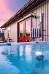 Secluded WV Retreat Hot Tub, Fire Pit & Kayaks - シャレー