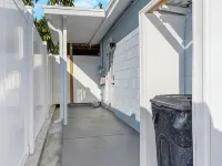 Cozy Modern Studio Getaway in Pinellas Park Hotels in Pinellas Park