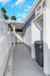 Cozy Modern Studio Getaway in Pinellas Park