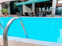 Betsy's Hotel - Rooftop Pools
