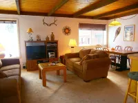 *July 4th Special  !! * Spacious 2 BR 2BA Sun Valley Condo