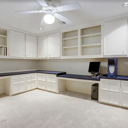Accessible Home Walking Distance to the Medical Center and Rice University