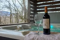 The Little River Farmhouse – Your Smoky Mountain Riverside Retreat