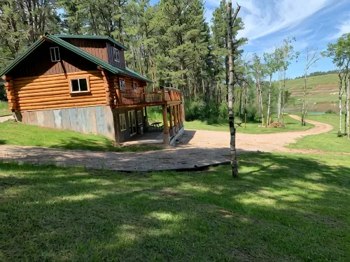 The Perfect 'Get Away' Beautifully Crafted Log Cabin On Private Reservoir - Homestays