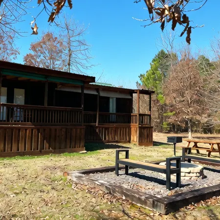 Cabin near Crater of Diamonds