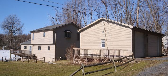 Huge Open Floor Plan! New Owner Of This Beautiful Hidden Gem as of February 2016 Hotels in Wayne County
