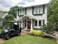 Colonial on College-Historic 3 Beds and Sofa Bed, Skeeball, Golfcart-Extra - 4-Star
