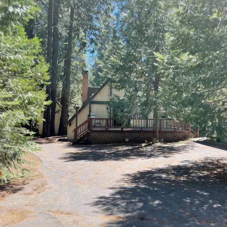 Secluded Cabin at Shaver Lake – Quiet, Private & Family Friendly