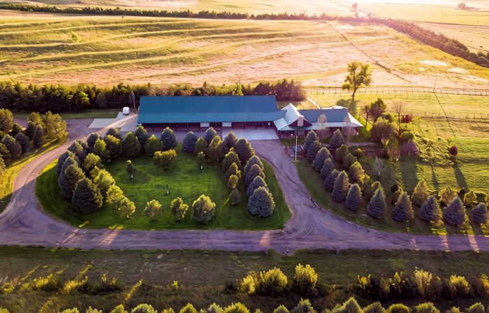 Secluded & Spacious Log Cabin Lodge Located in Western Nebraska - Pet-Friendly!