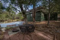 Whispering Pines Cabin with Hot Tub in Ruidoso