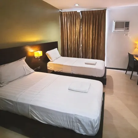 Lorenzzo Suites Hotel