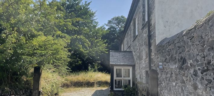 Pretty Converted Stable Block. Village Centre, close to Lost Gardens of Heligan Hotels in St Austell
