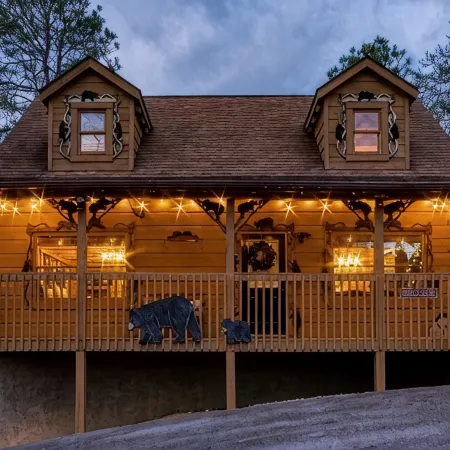 Storybook Bear Cabin Near Dollywood • 2Br + Kids Loft • Hot Tub • Resort Pool