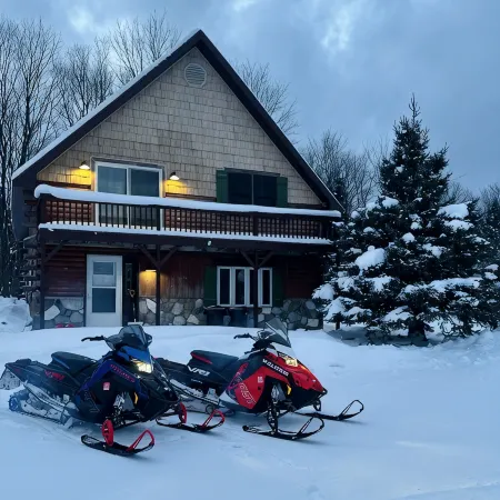 Pond Island Lodge, Orv Trail Access from Drive Way
