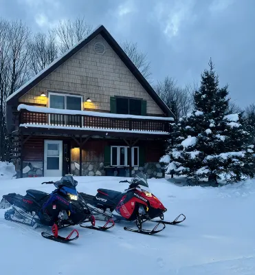 Pond Island Lodge, Orv Trail Access from Drive Way