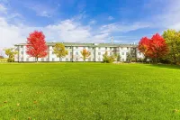 River Hills Hotel- Mankato