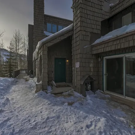 Cozy Mountain Getaway - 2 Bedroom + Loft