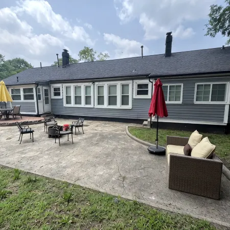 Dazzling Downtown Duplex(entire duplex) close to Elon University