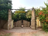 Irai Safari Retreat - parking