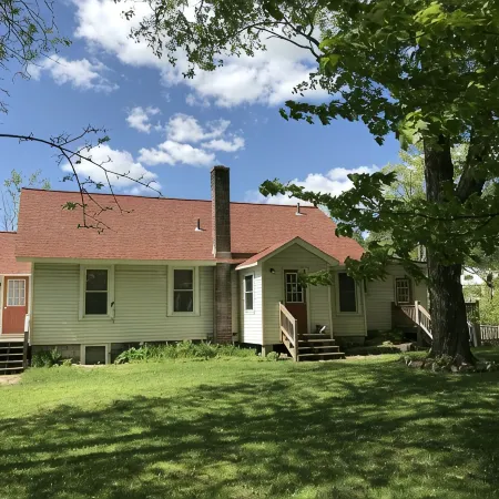 Village Nook,1 BR Apt.-on the Rail Trail, easy walk downtown.