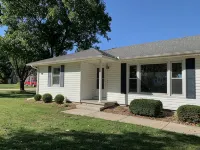 Enjoy this spacious ranch-style house next to the quilting capital of the world. - Wifi