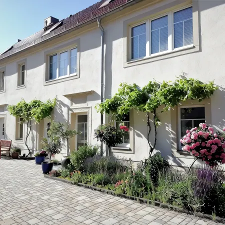 Apartment "Blütezeit"- Ferienhof Gräfe restored 3-sided farm with pool & sauna