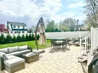 Walk to Beach • Relaxing, Fully Equipped Home!