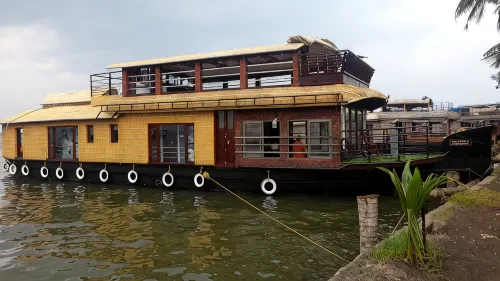 Kera Houseboats Alleppey