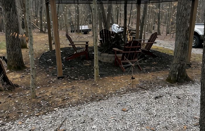 Cozy 2-bedroom RV 1.5 miles from Wolf Creek Marina, Lake Cumberland KY