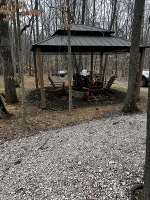 Cozy 2-bedroom RV 1.5 miles from Wolf Creek Marina, Lake Cumberland KY - Wifi